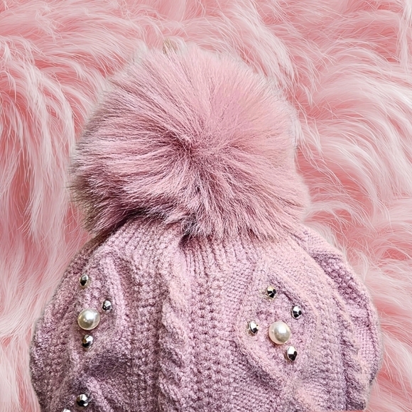 Elegant Pink Pearl Pom Beanie, Winter Chic Style Soft With Gold Bow - Picture 2 of 4